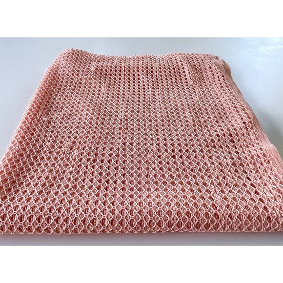 Vintage 1980s peach shower curtain, mesh open weave pattern, decorative panel - Picture 9 of 10